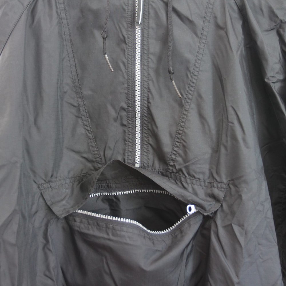 Foot Locker Wind Breaker - Picture 4 of 6